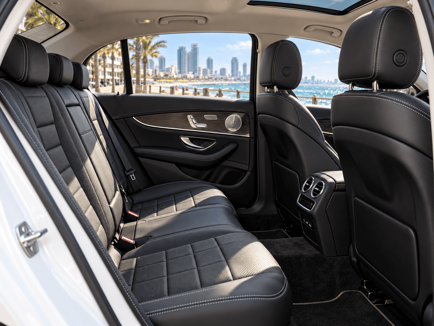 Mercedes-Benz E 220 d Premium Plus — תמונה 5 מתוך 5
